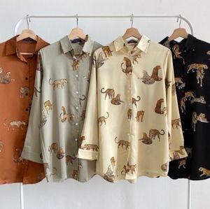 Zara ] cheetah print blouse